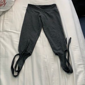 Cropped VS leggings with ties at the end